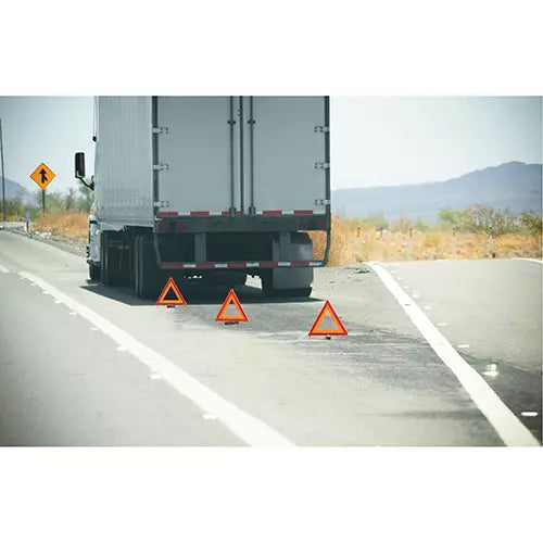 SGD773 Reflective Triangle Plate Kits